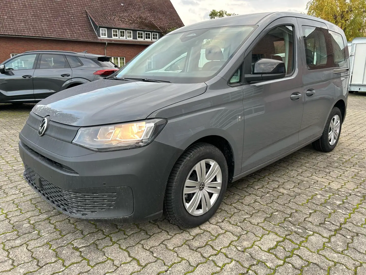 Volkswagen Caddy Kombi 1.5 TSI / SHZ App-Connect Grau - 1