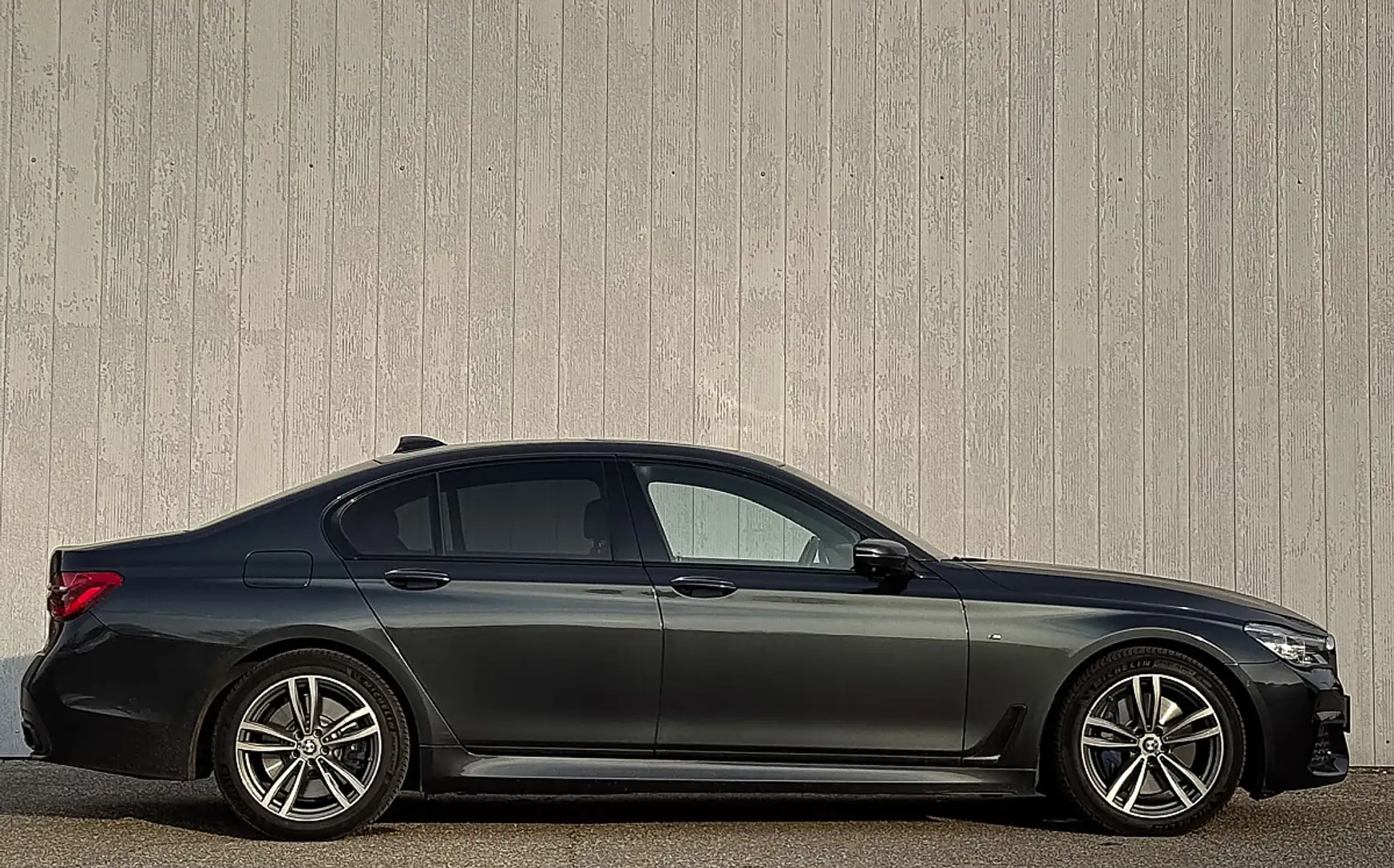BMW 750 d xDrive, M-Paket, Laser Grau - 2