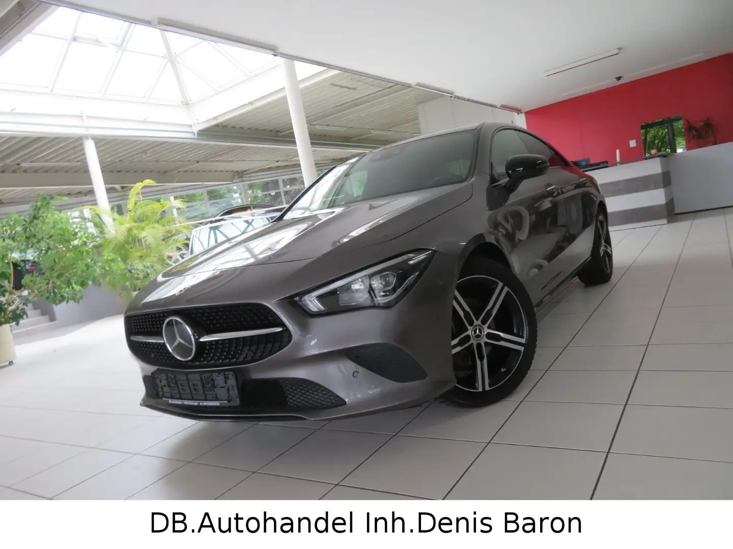 Mercedes-Benz CLA 180 d Progressive LED HUD Pano ACC Night Grau - 1
