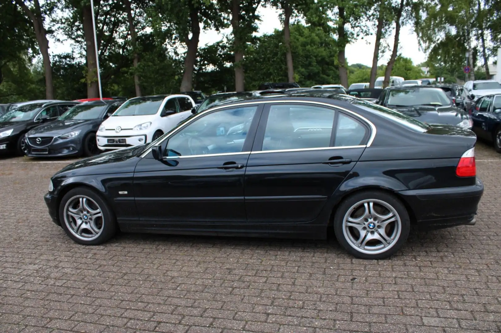 BMW 330 i Lim. Schalter Sportsitze Teilleder HiFi Czarny - 1
