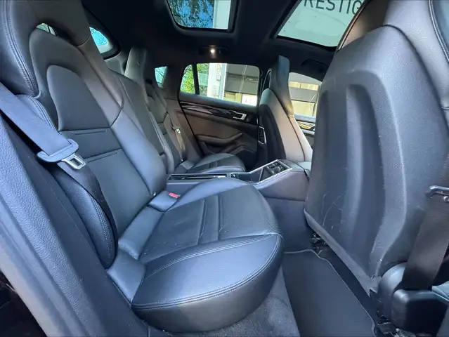Porsche Panamera view 24