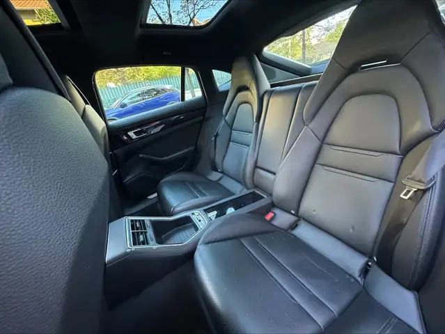 Porsche Panamera view 21