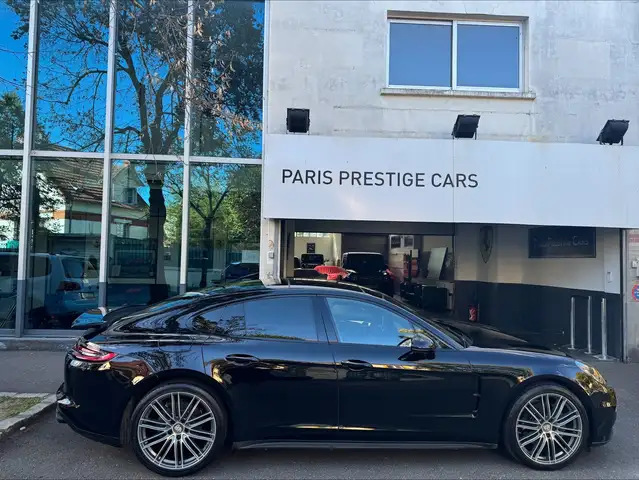 Porsche Panamera view 9