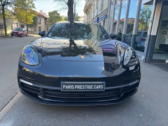 Porsche Panamera view 3