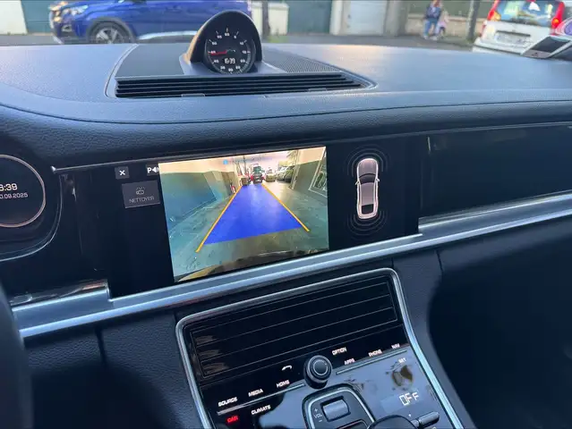 Porsche Panamera view 17