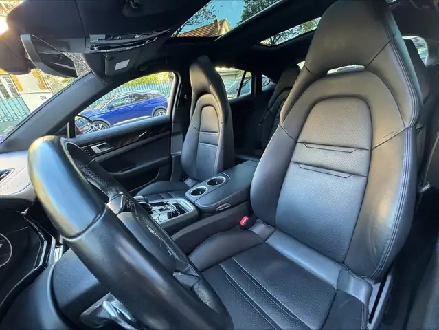 Porsche Panamera view 13