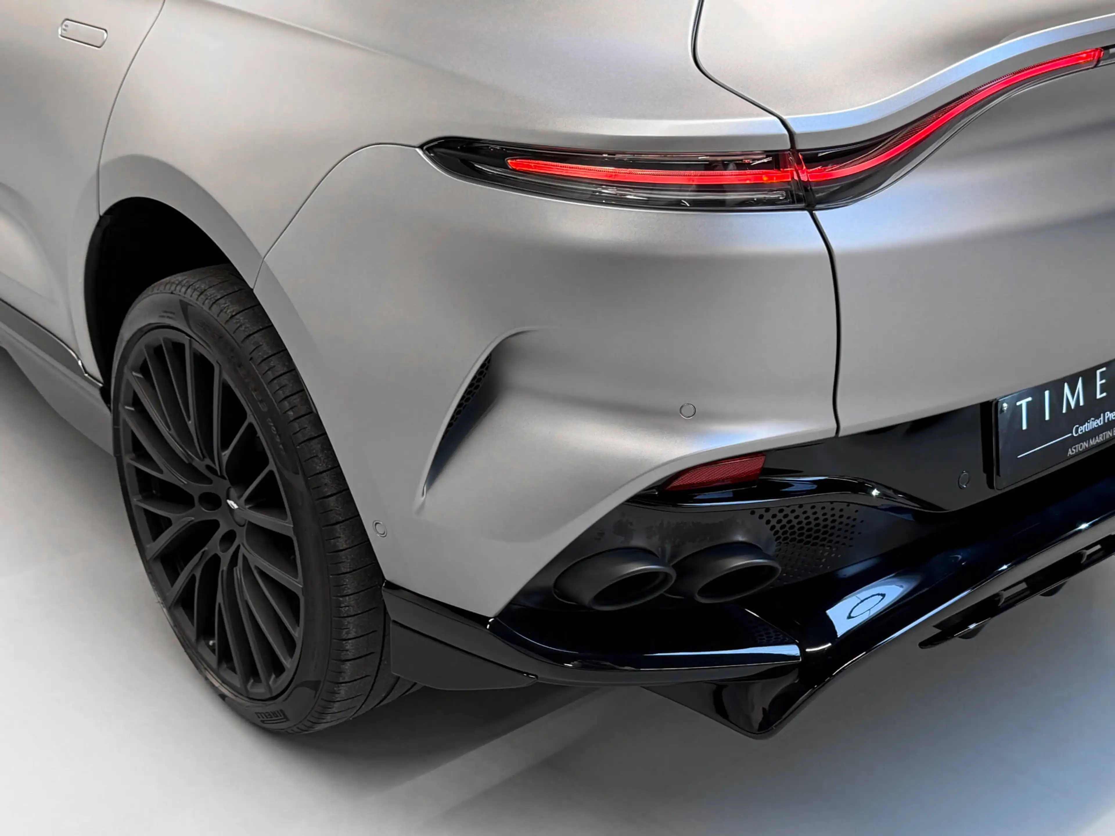 Aston Martin DBX 707 | Aston Martin Brussels — photo 11