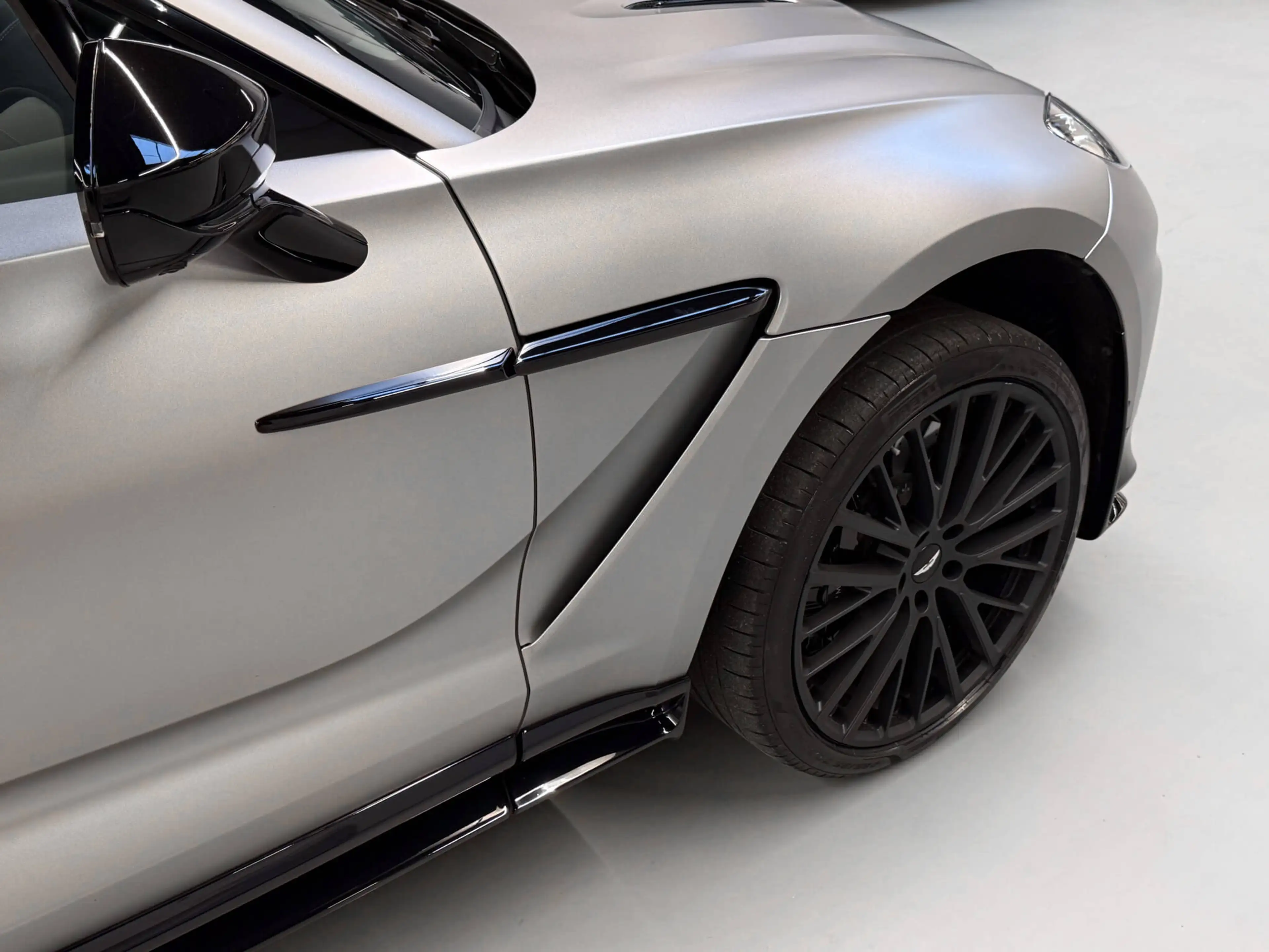 Aston Martin DBX 707 | Aston Martin Brussels — photo 9