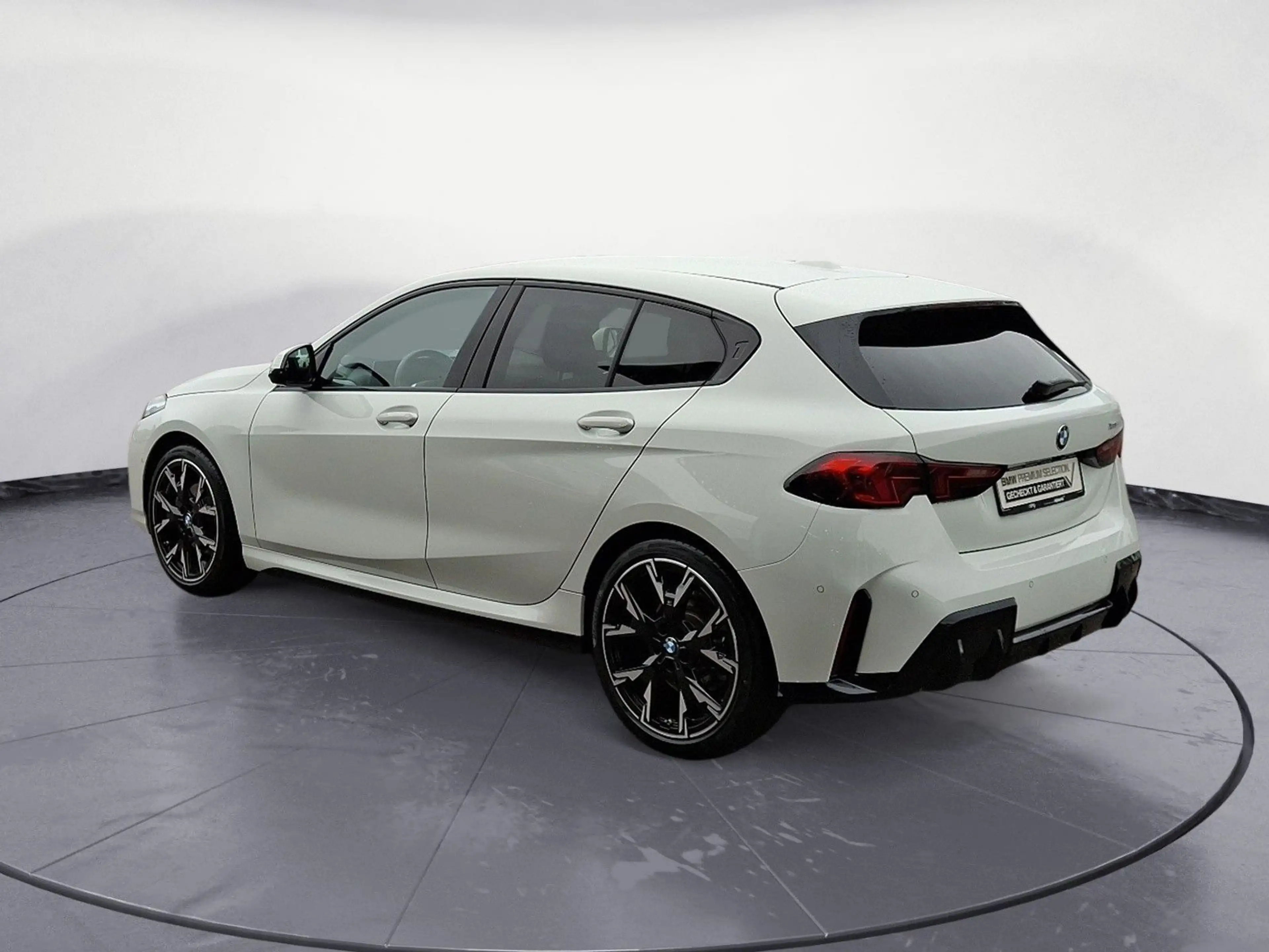 BMW 120 d Steptronic M SPORT Head-Up Iconic Glow Alar — photo 4