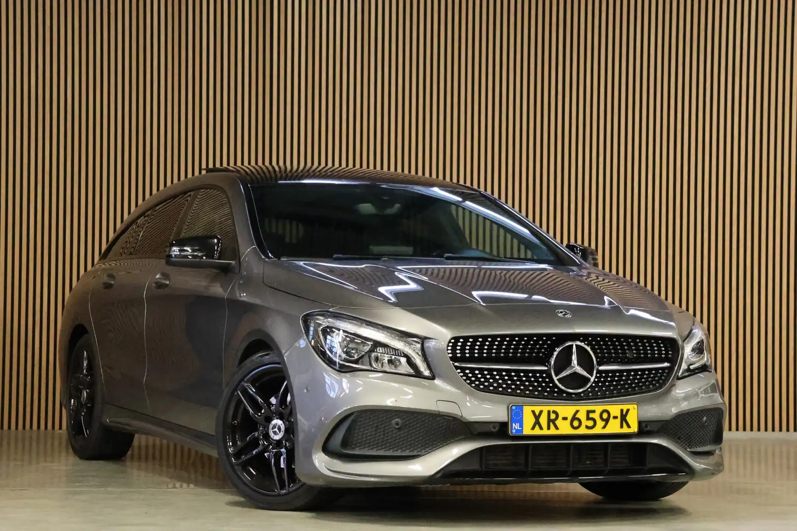 Mercedes-Benz CLA 180 Shooting Brake AMG | Panoramadak | Camera | Stoelv Grijs - 2