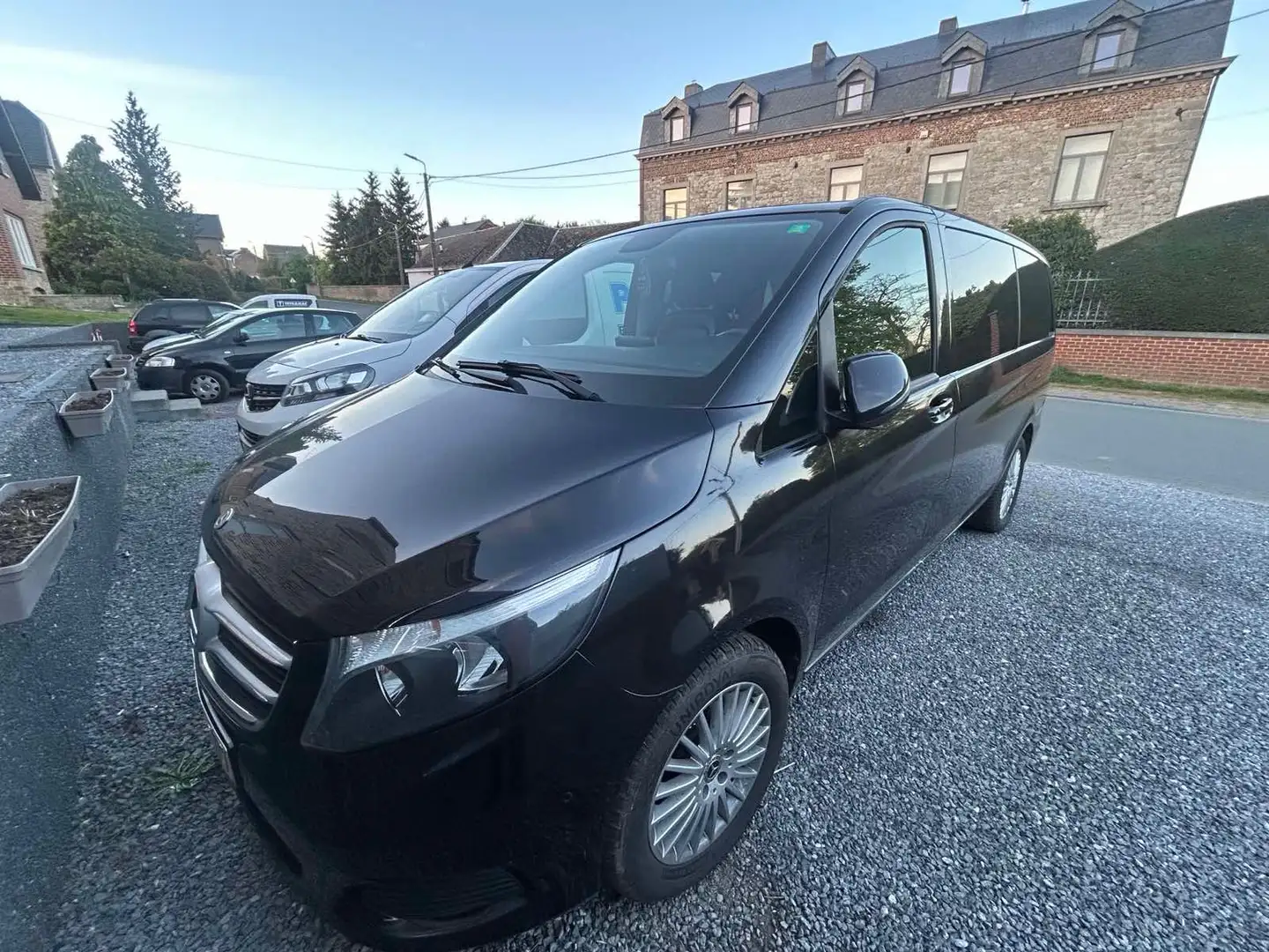 Mercedes-Benz V 220 V 220 d 4-Matic MWB Exclusive Noir - 2