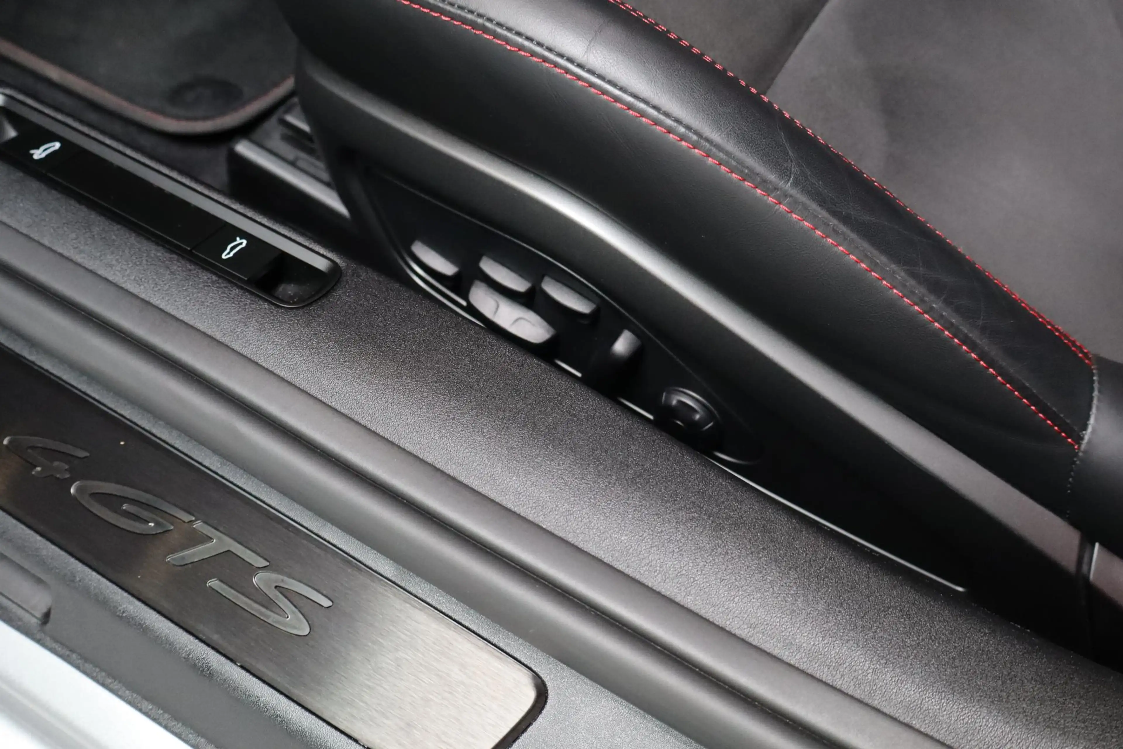 Porsche 992 3.0 4 GTS — photo 6
