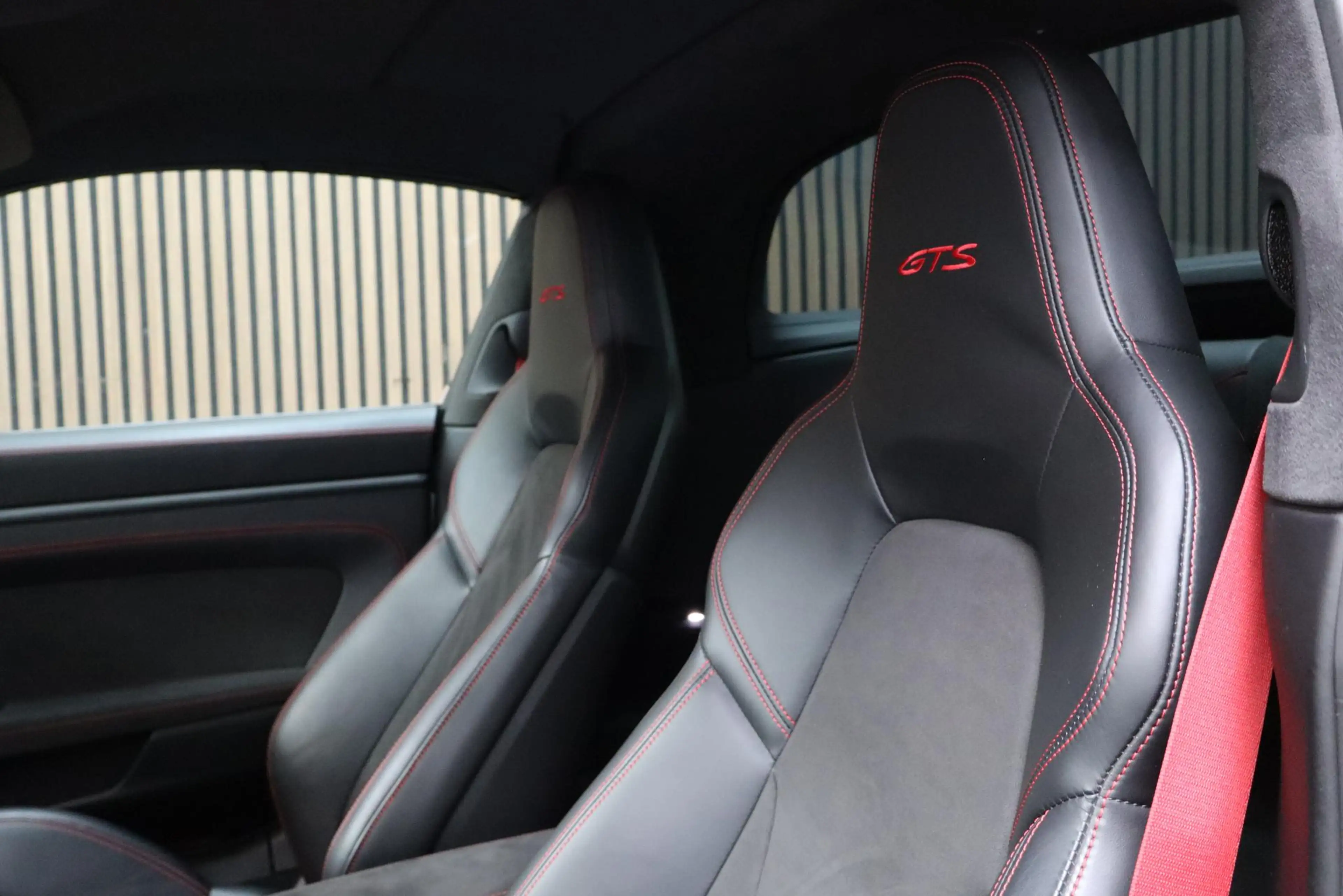 Porsche 992 3.0 4 GTS — photo 7