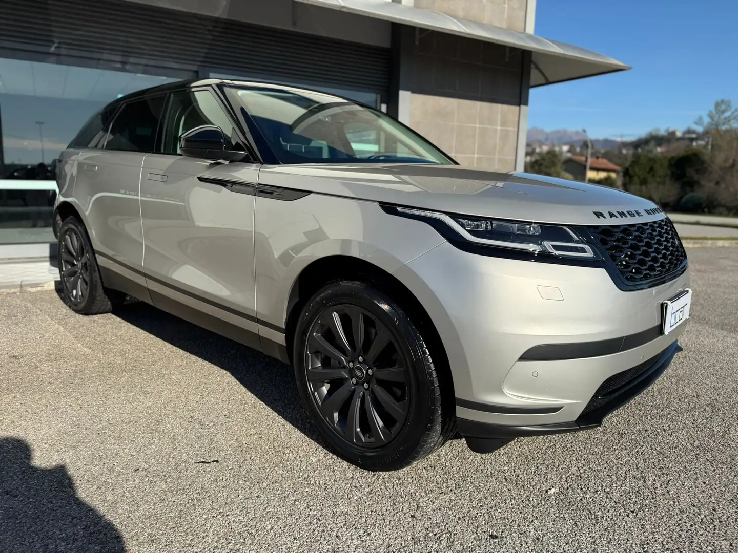 Land Rover Range Rover Velar Range Rover Velar 3.0d V6 R-Dynamic HSE 300cv Zilver - 1