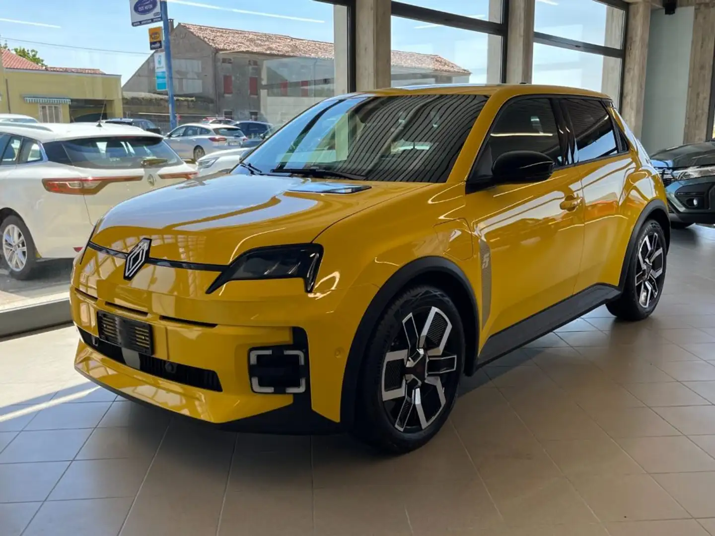 Renault R 5 E-TECH ELECTRIC 120CV URBAN RANGE TECHNO Giallo - 1