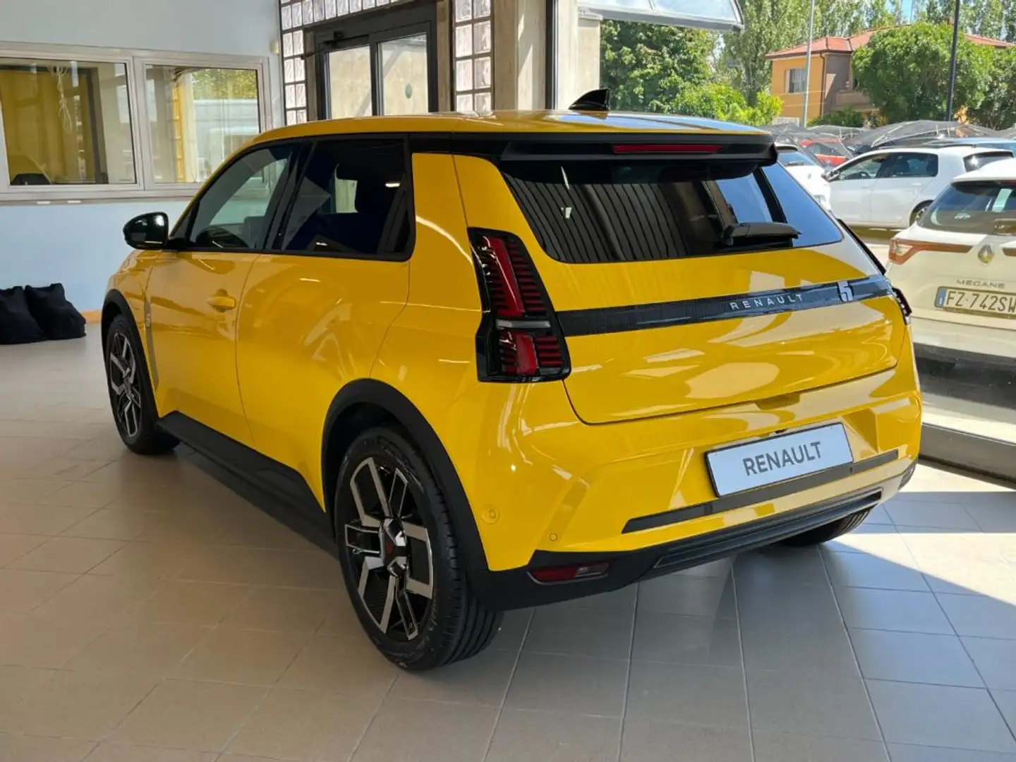 Renault R 5 E-TECH ELECTRIC 120CV URBAN RANGE TECHNO Giallo - 2