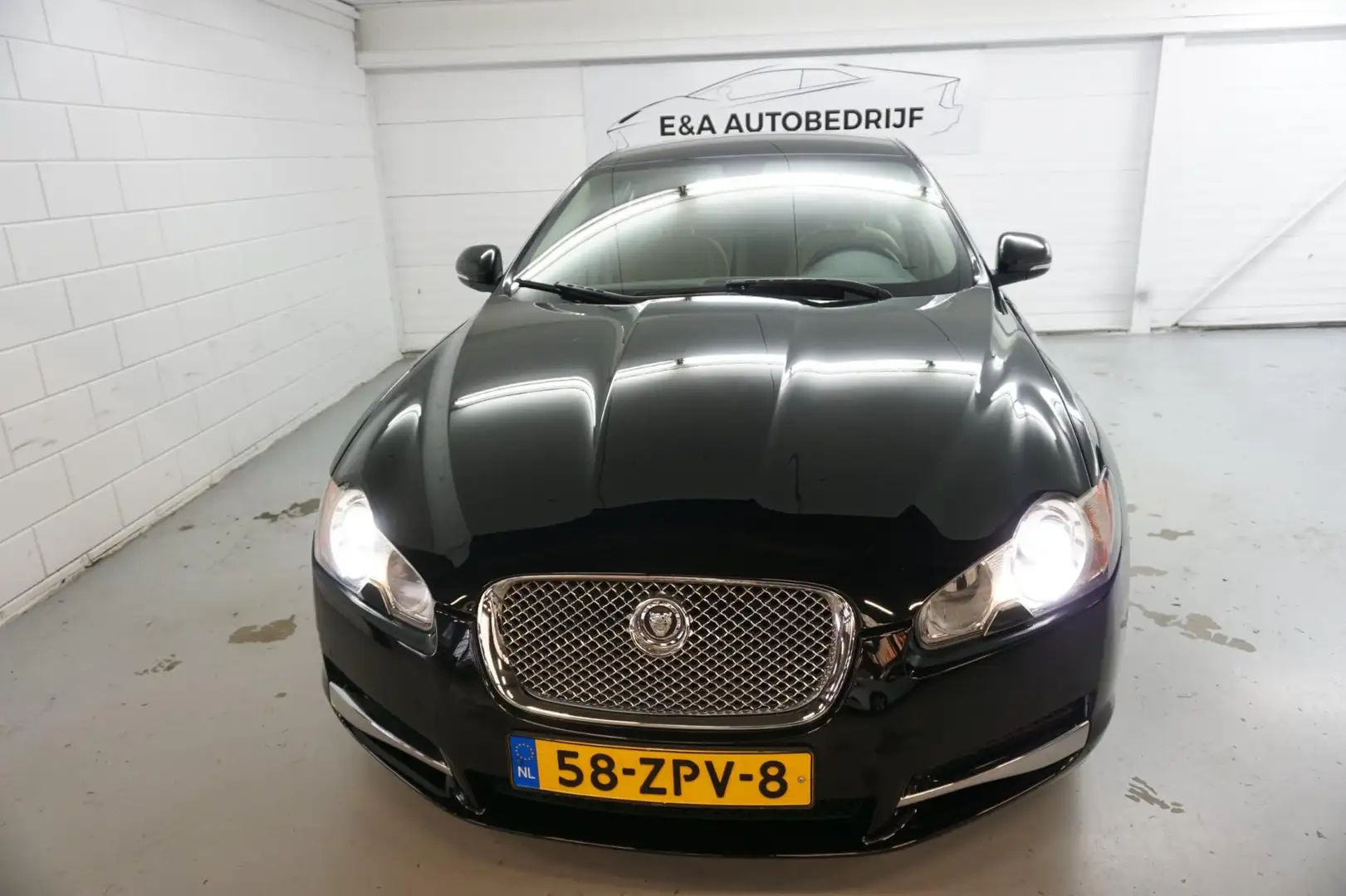 Jaguar XF 3.0D V6 Premium Luxury /NAP / LEDER / CAMERA Zwart - 2
