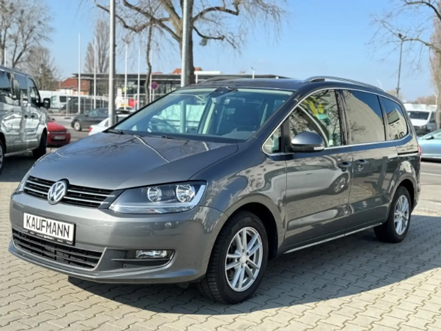 Volkswagen Sharan Comfortline 2.0 TDI AHK/PANO/8xReifen Grey - 1