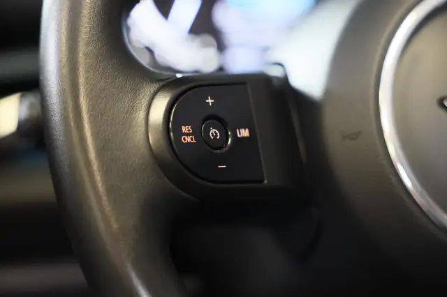 Mini Convertible view 10