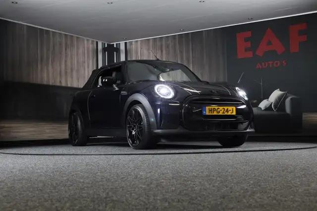 Mini Convertible view 2