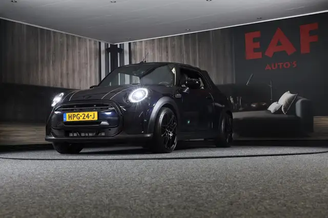 Mini Convertible view 5