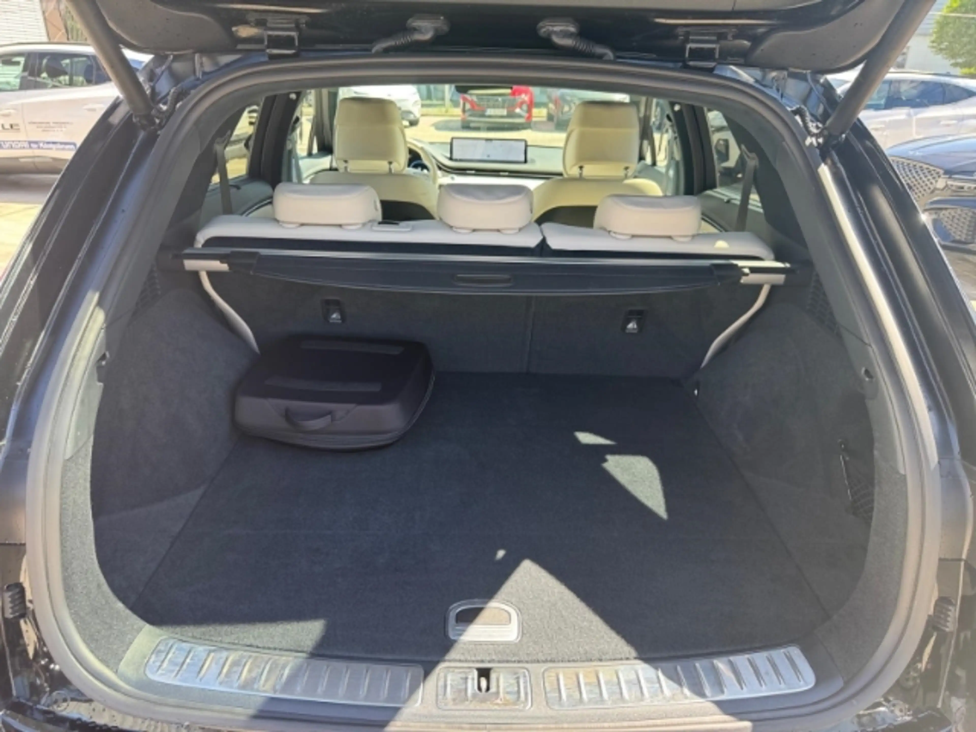 Genesis GV70 Electrified 360kW (490 PS) 77.4kWh Sportpaket AD N — photo 12