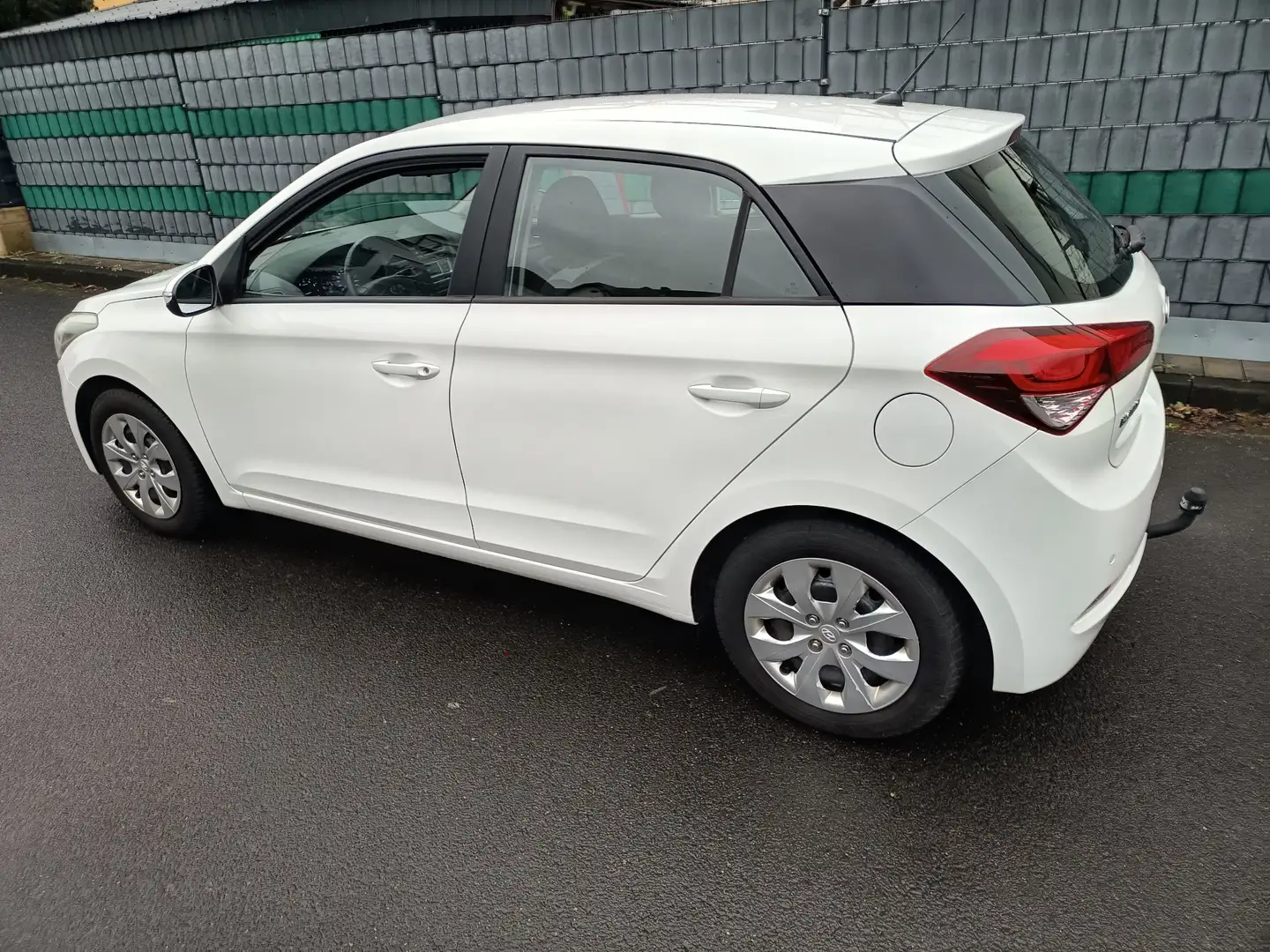 Hyundai i20 i20 1.4 Automatik Trend Blanc - 2