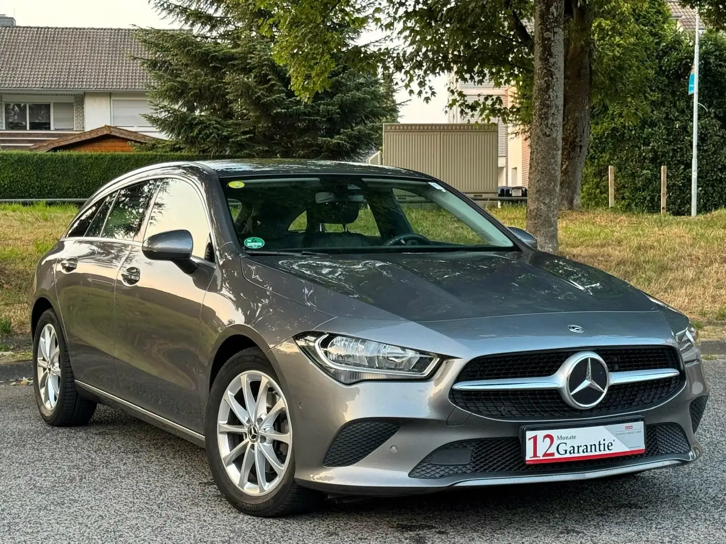 Mercedes-Benz CLA 200 d Shooting Brake *Junge Sterne Garantie* Grau - 2