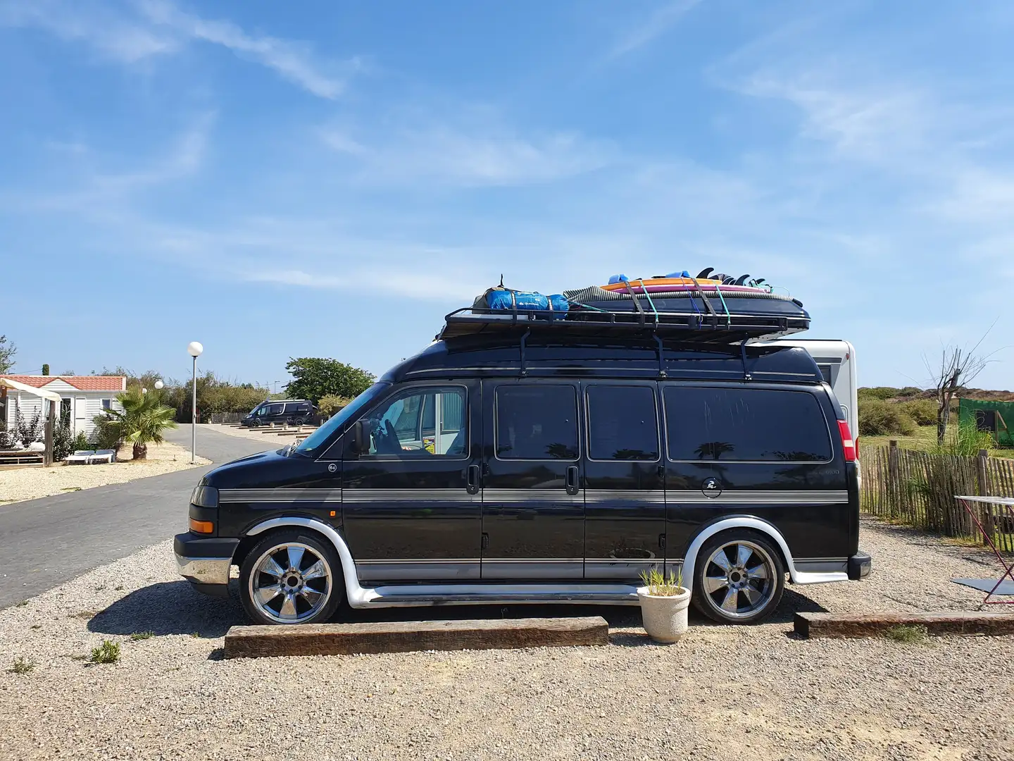 GMC Savana Sherrod Černá - 2
