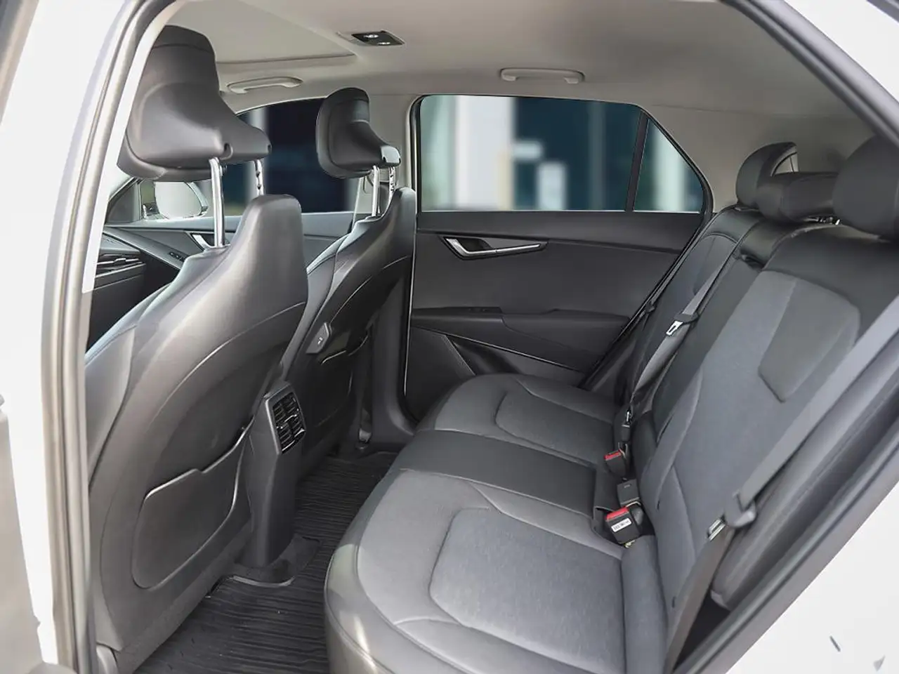 Kia Niro снимка Kia Niro