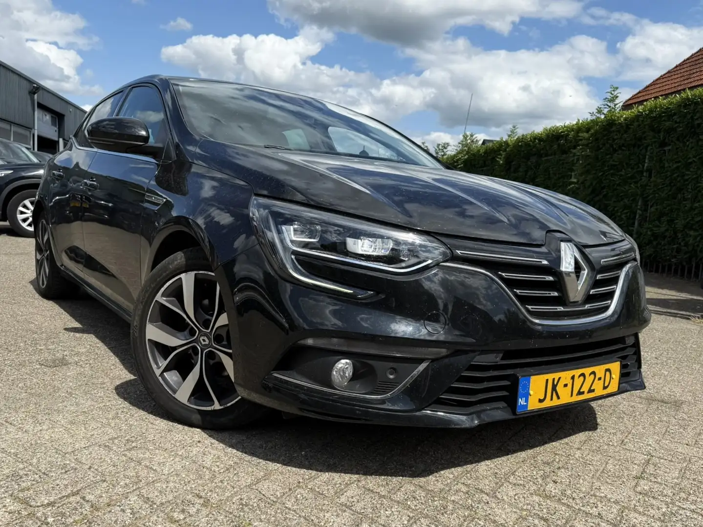 Renault Megane 1.5 DCI BOSE HEAD-UP/NAVI/LEER/CAMERA/LMV Zwart - 2