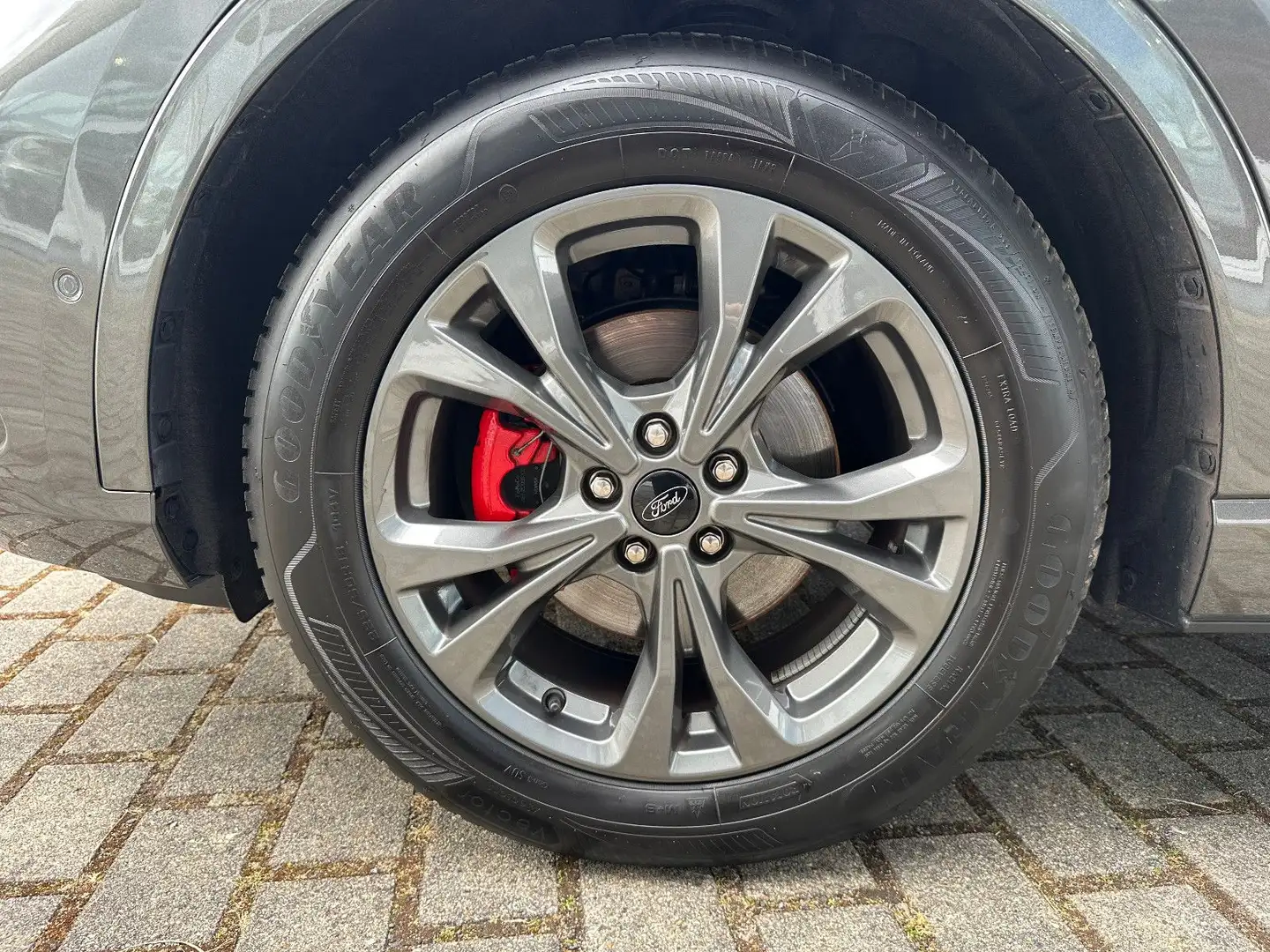 Ford Kuga EcoBoost ST-Line X Grau - 2