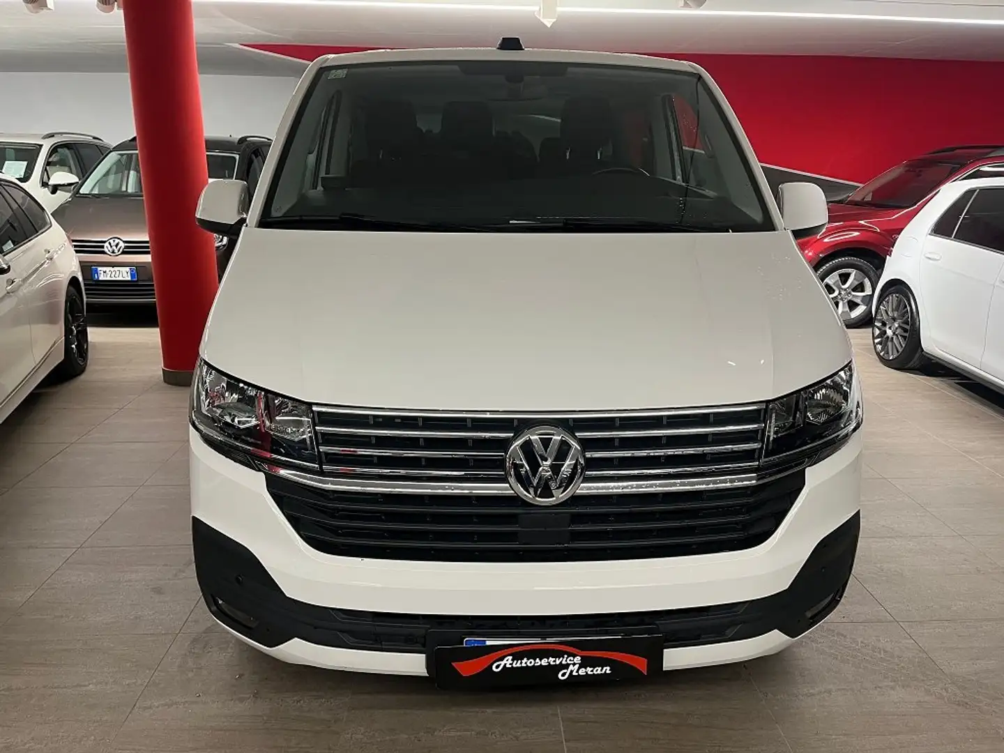 Volkswagen T6 Caravelle 2.0 TDI Cruise DSG Белый - 2