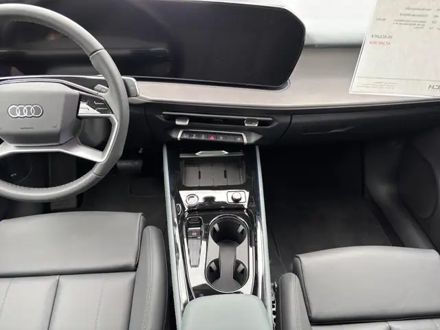 Audi Q3 view 13