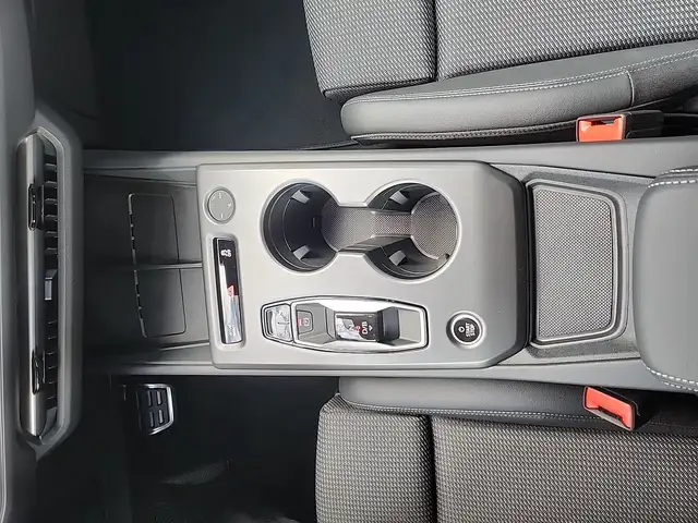 Audi Q4 e-tron view 15