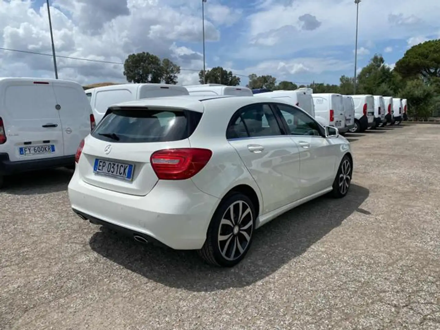 Mercedes-Benz A 180 CDI BlueEFFICIENCY Automatic SPORT TETTO Bianco - 2
