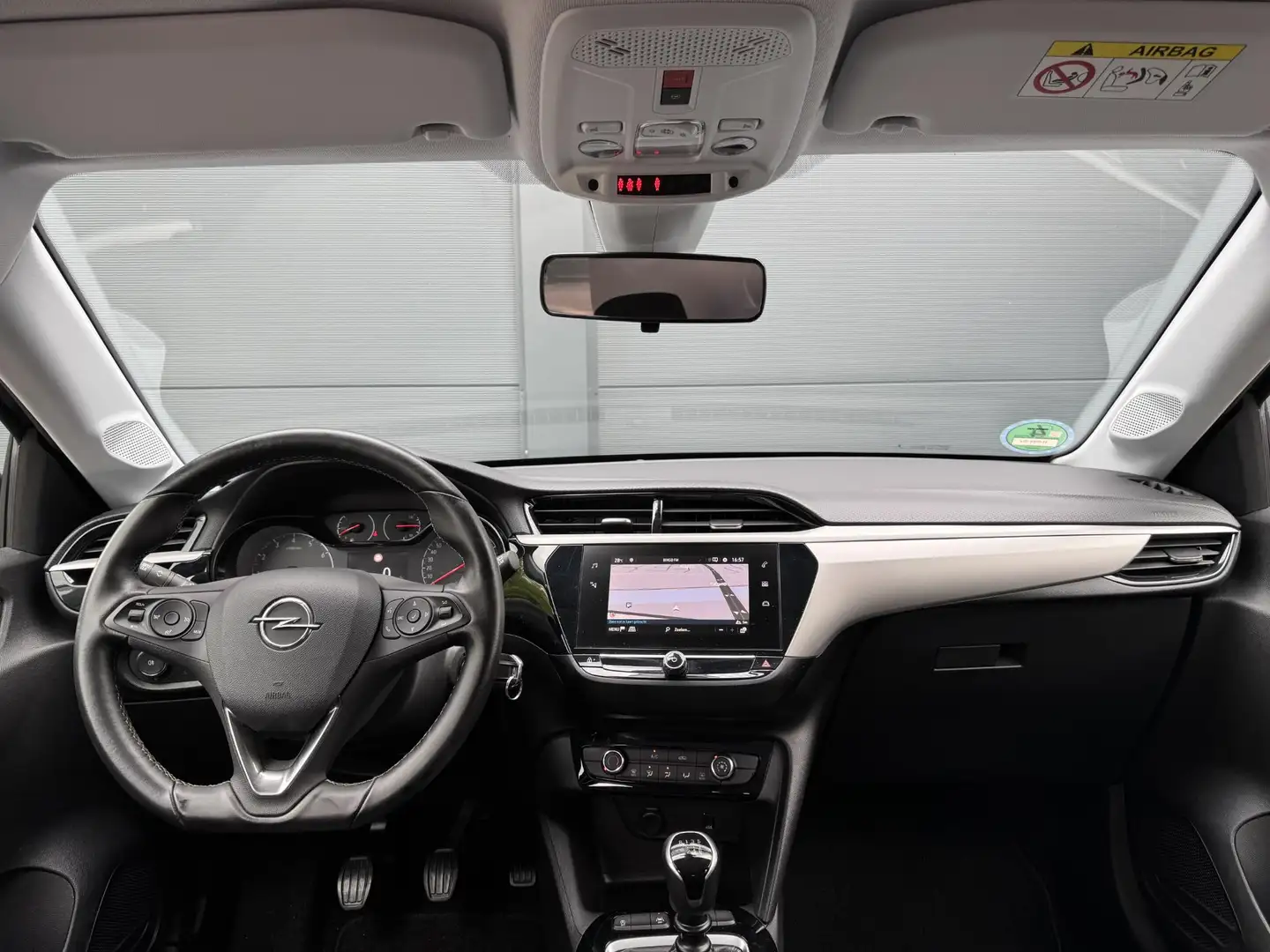 Opel Corsa 1.2 Edition / 110 pk / 1e Eig / 100 % Onderhoud Zwart - 2