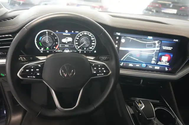 Volkswagen Touareg view 12