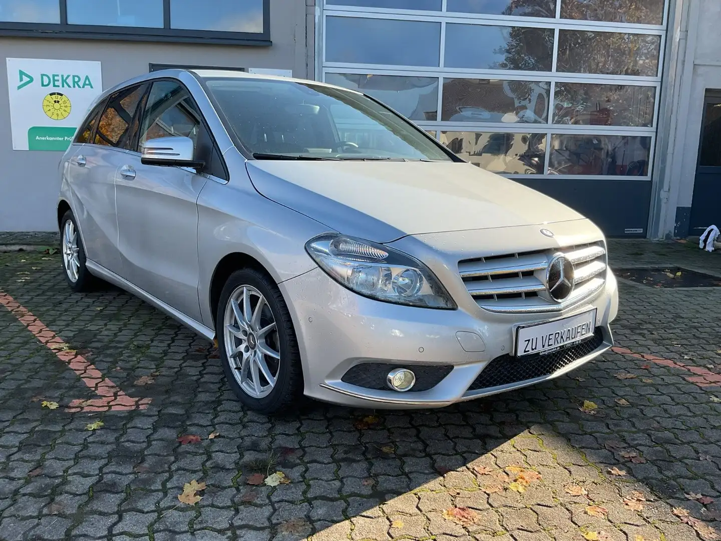 Mercedes-Benz B 220 B -Klasse B 220 4Matic Silber - 1