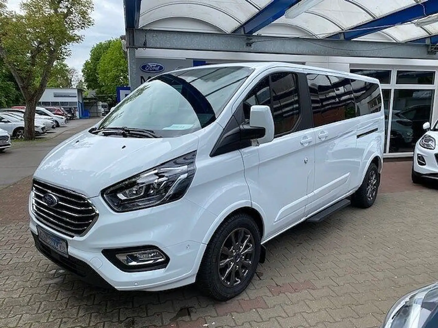Ford Tourneo Custom 320L2''Titanium X''Bi-Xenon,Kamera,AHK Weiß - 1