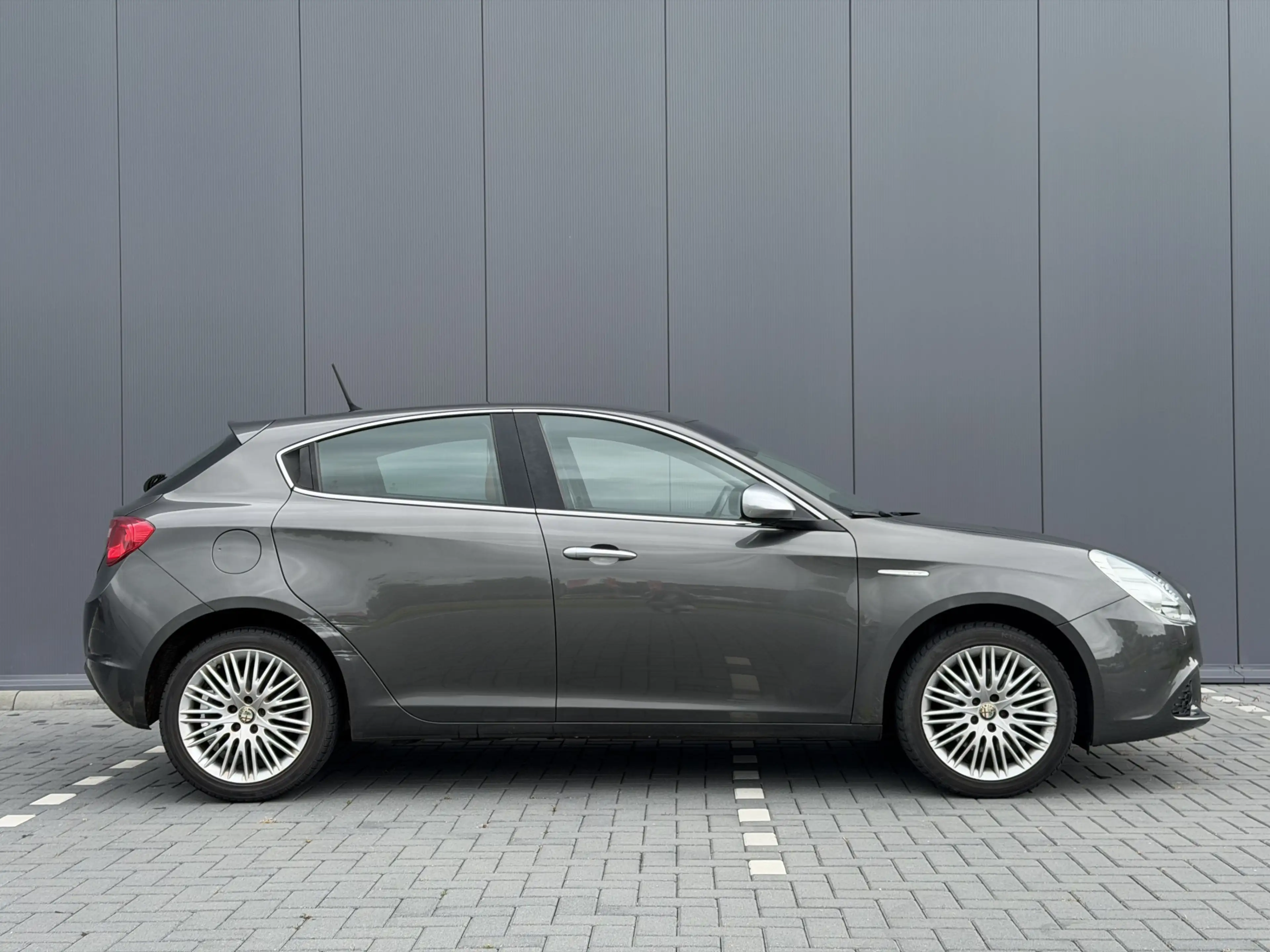 Alfa Romeo Giulietta 1.4 T Distinctive | Nieuwe APK | Leder | Cruise | — photo 7