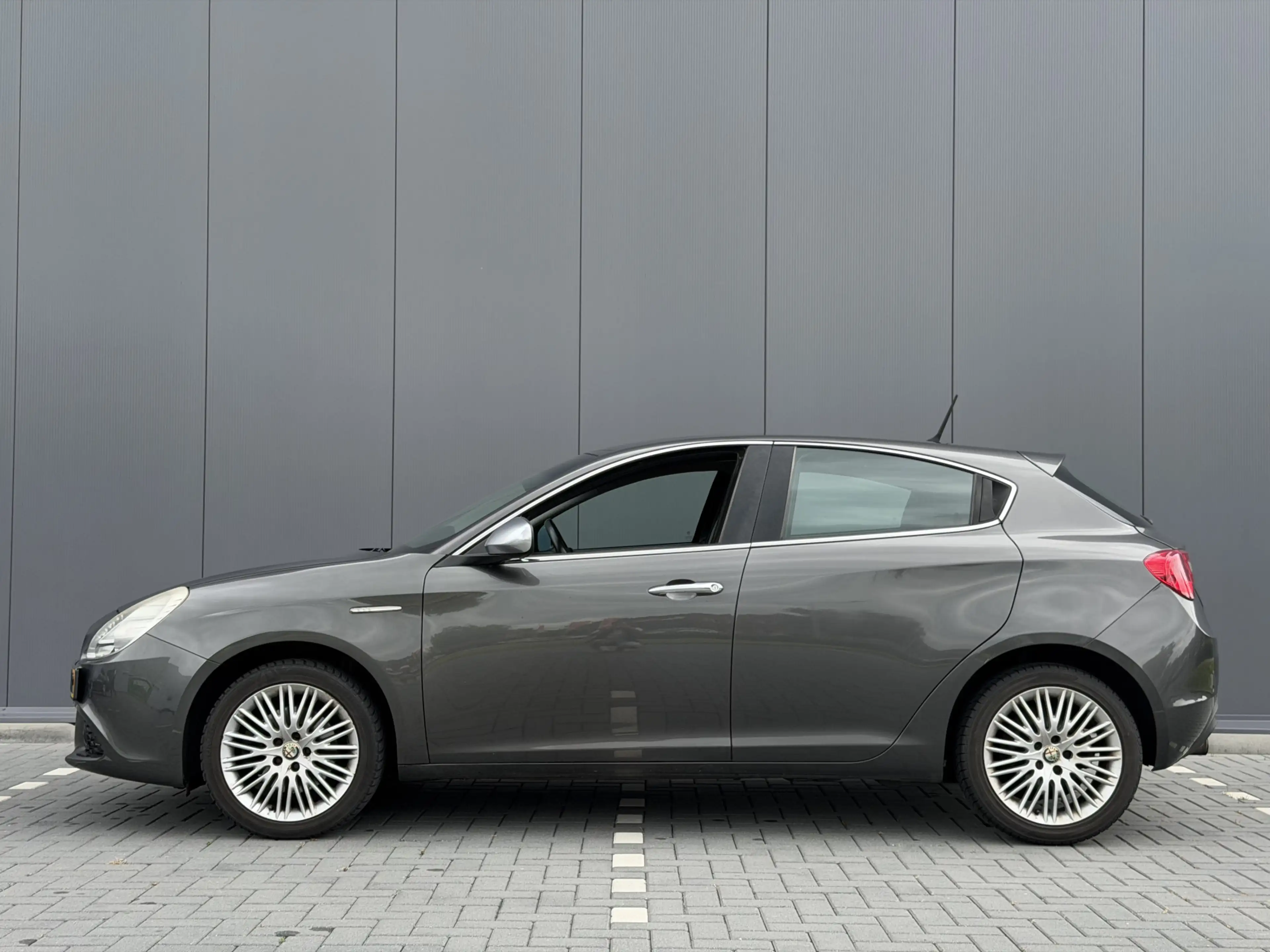 Alfa Romeo Giulietta 1.4 T Distinctive | Nieuwe APK | Leder | Cruise | — photo 6