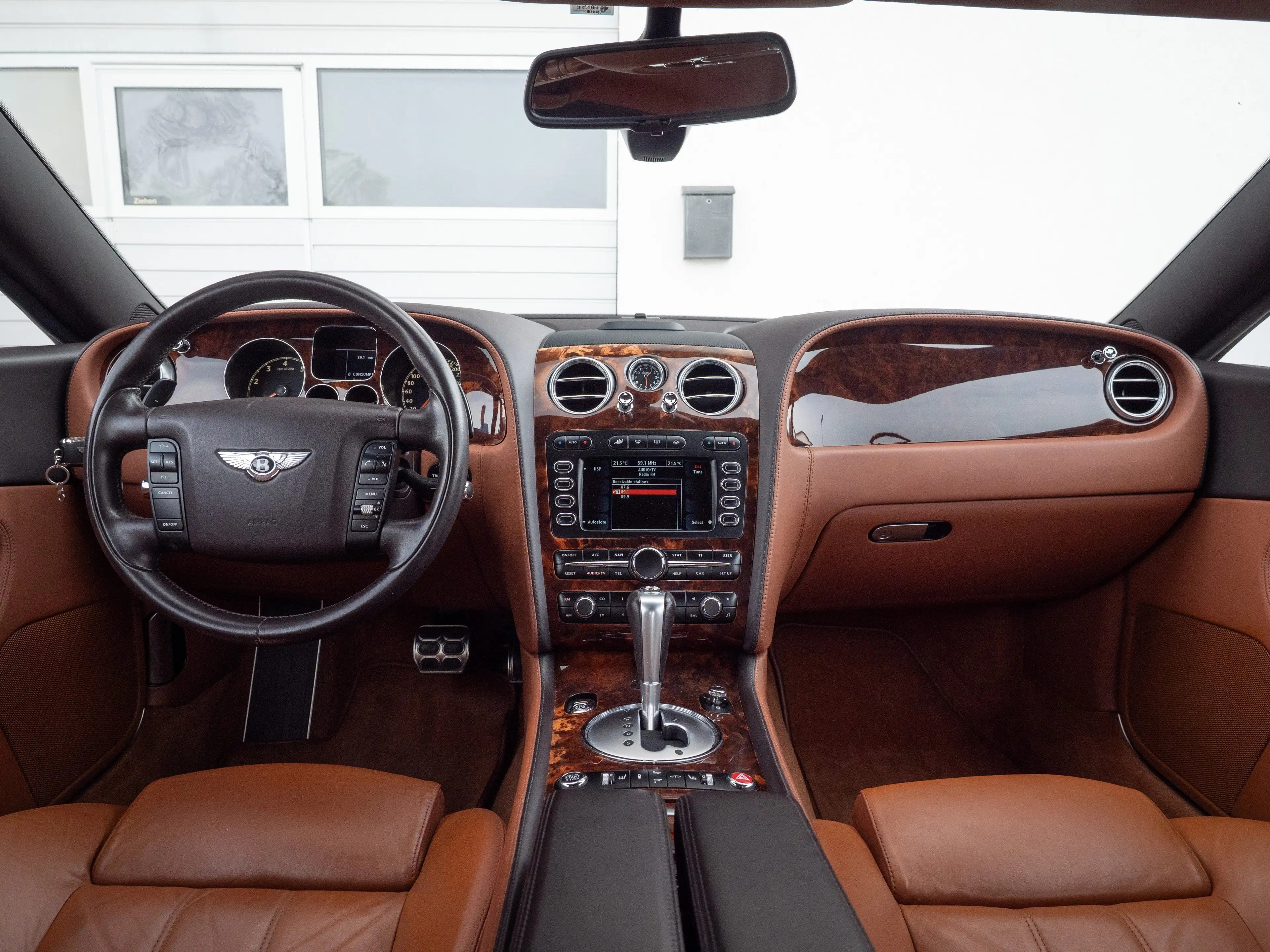 Bentley Continental GT — photo 13