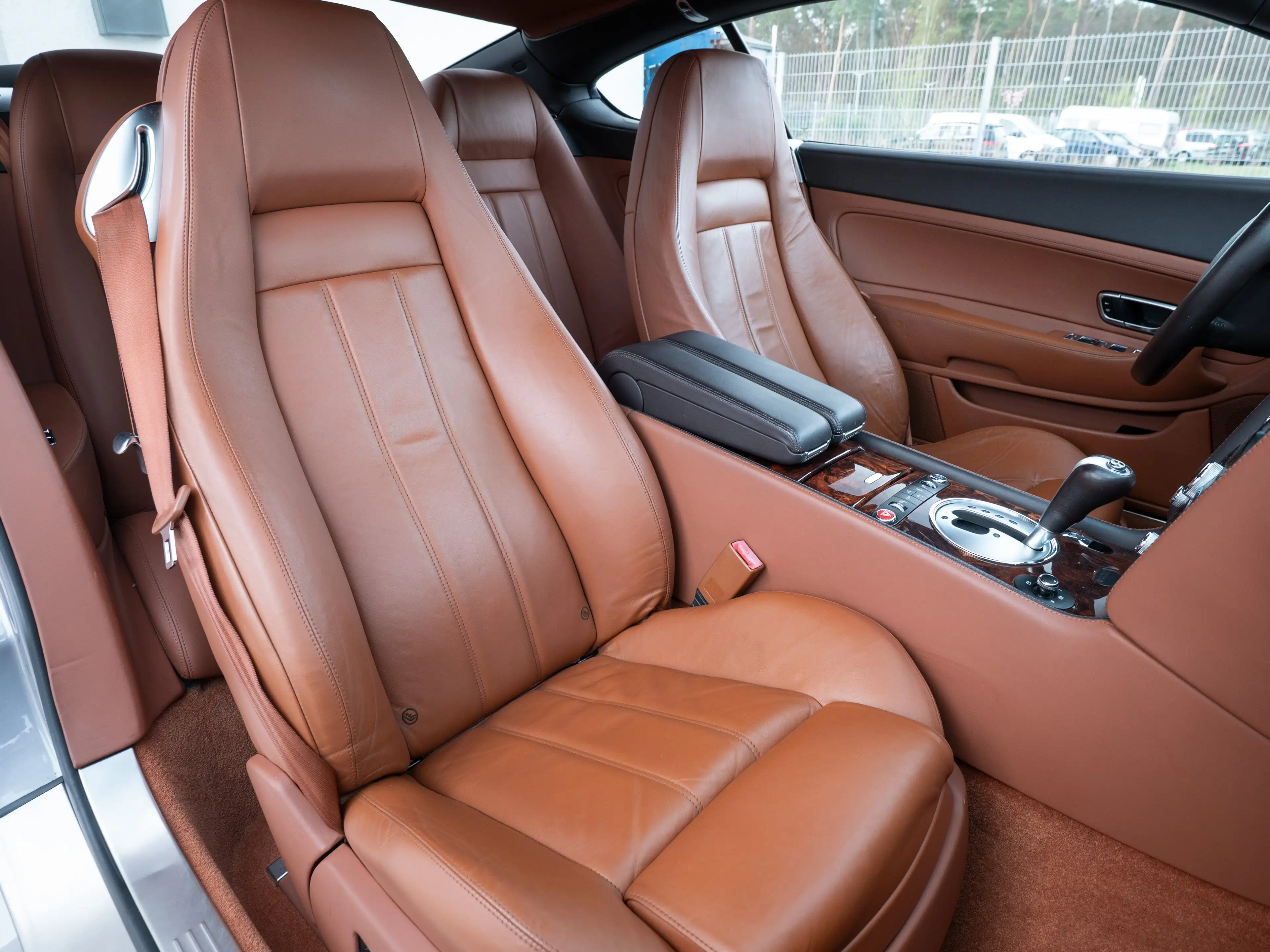 Bentley Continental GT — photo 10