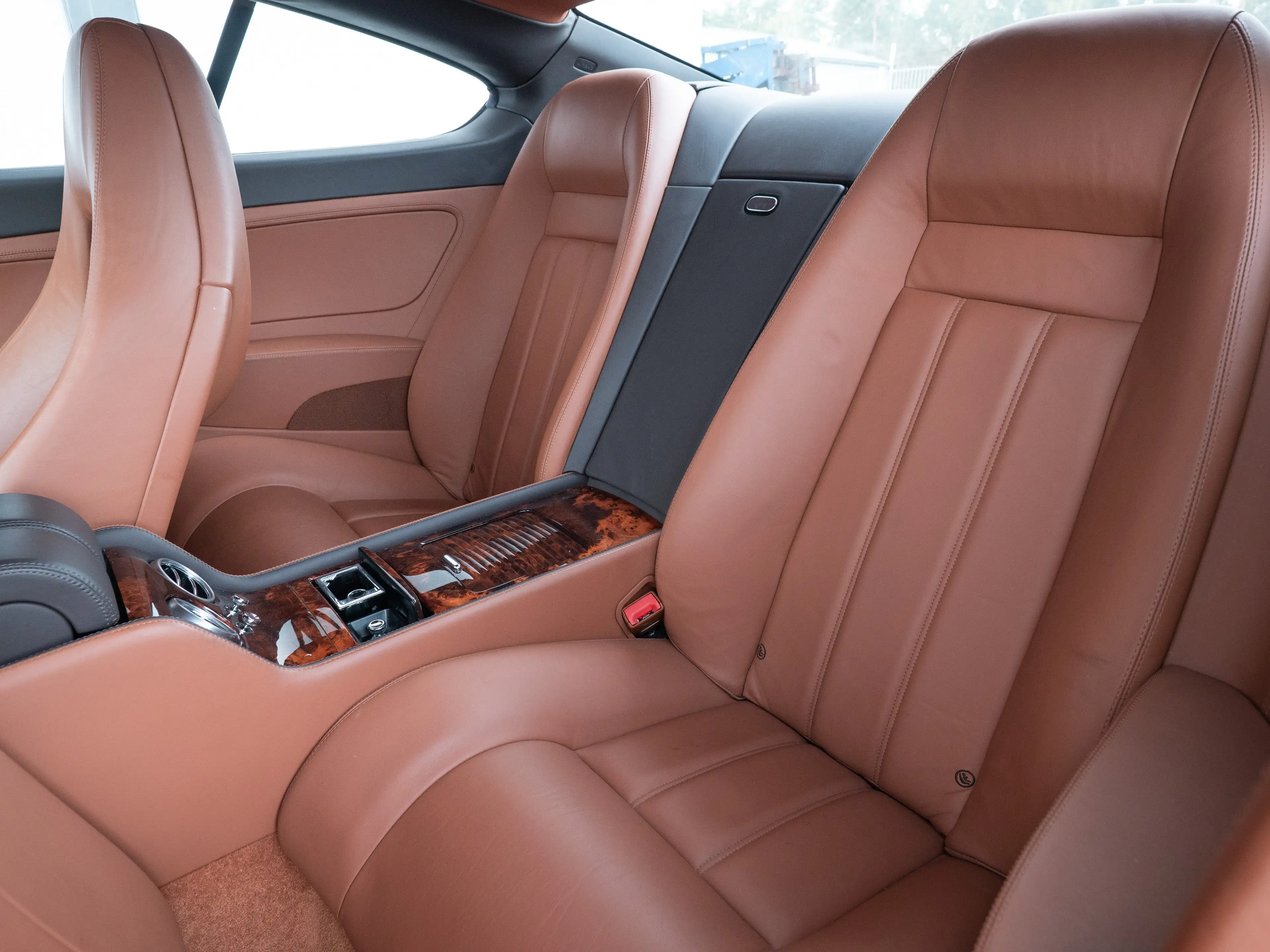 Bentley Continental GT — photo 11