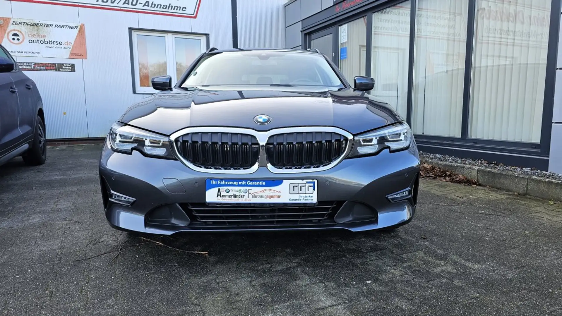 BMW 318 d Mild Hybrid Advantage (EURO 6d) 318 d Mild-Hybri Grau - 2