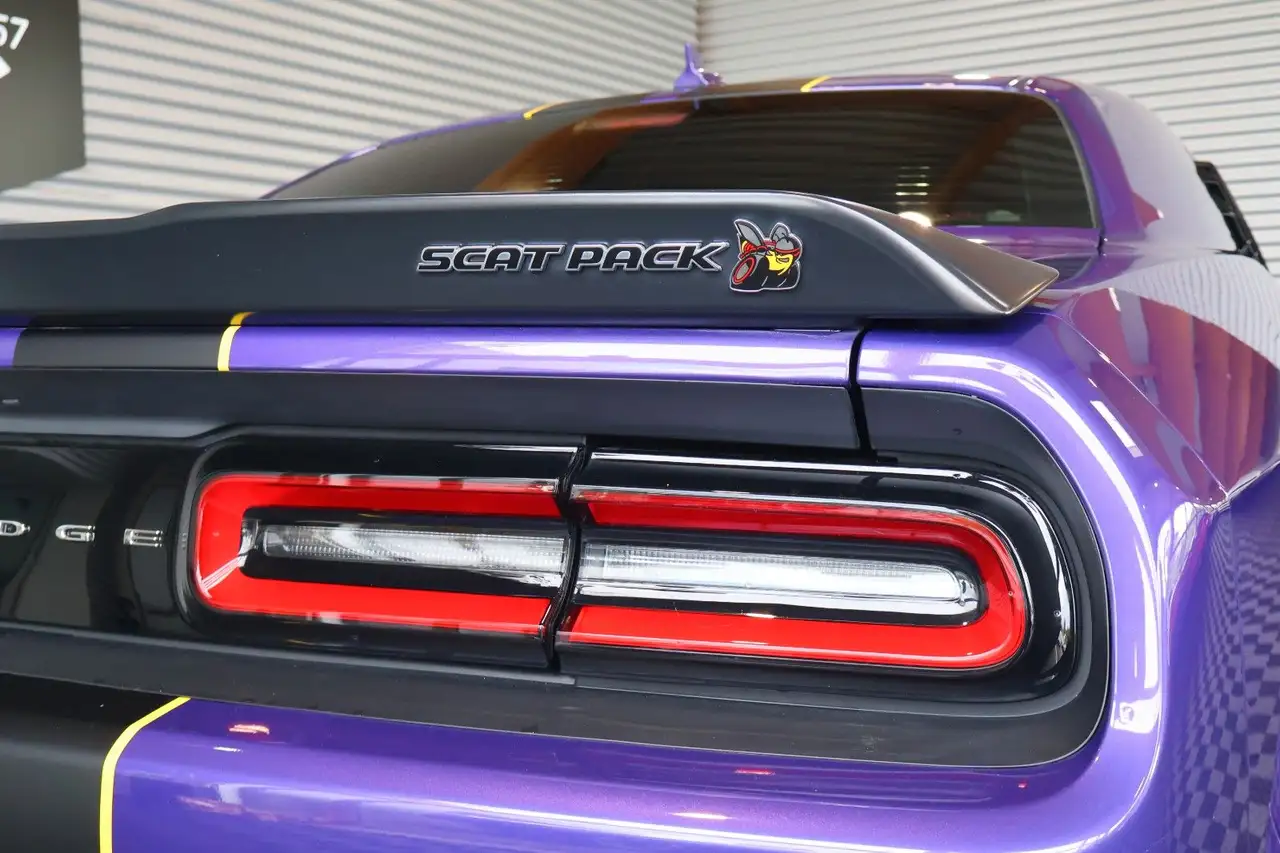 Dodge Challenger 2023 — фото 10