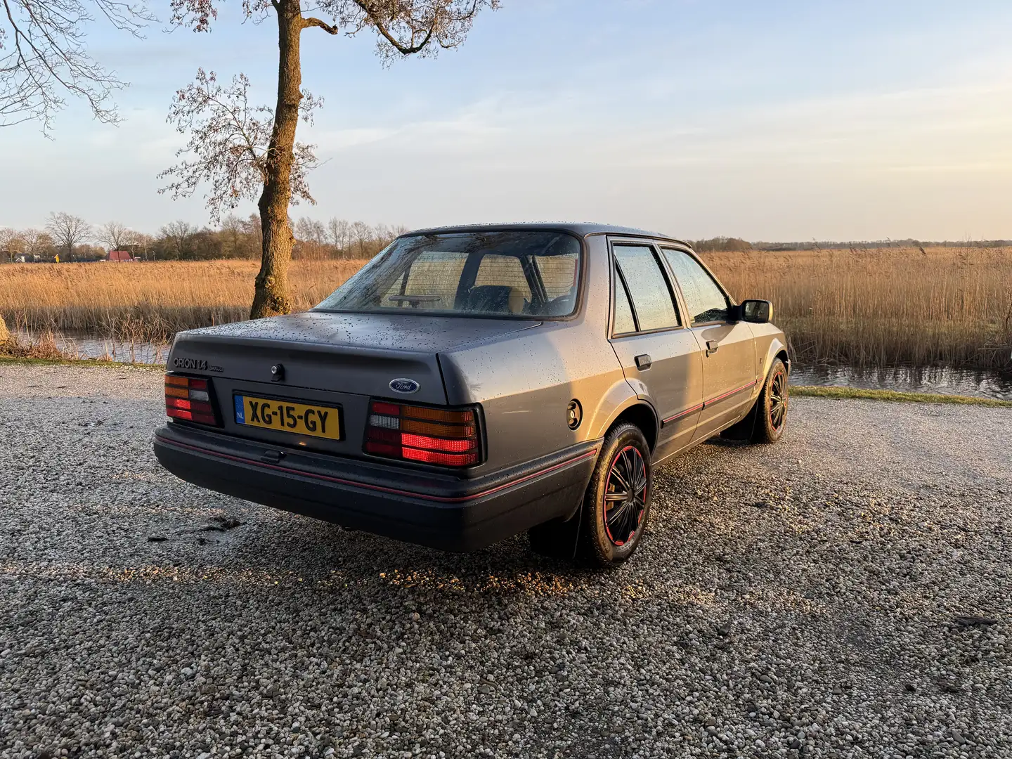 Ford Orion 1.4CL Bravo Grau - 2