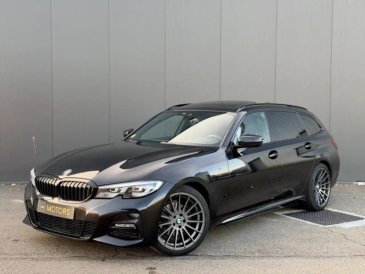 BMW 320