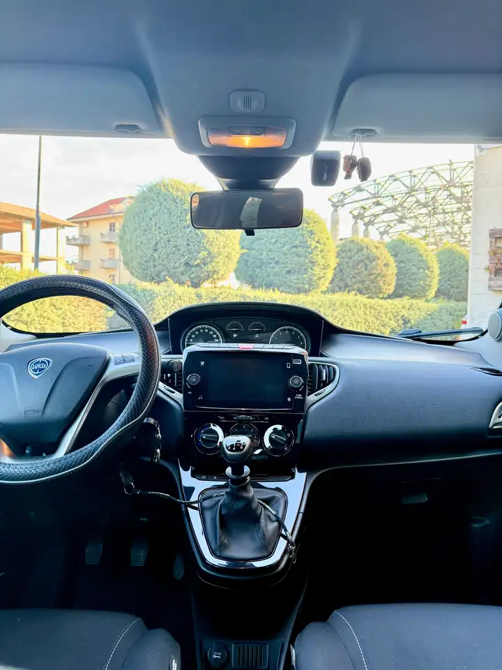 Lancia Ypsilon 2021 — фото 9